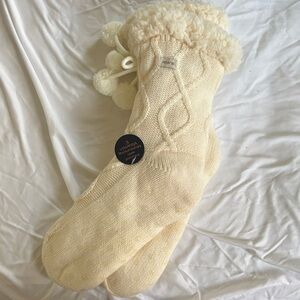 Apana Cream Cable Knit Socks